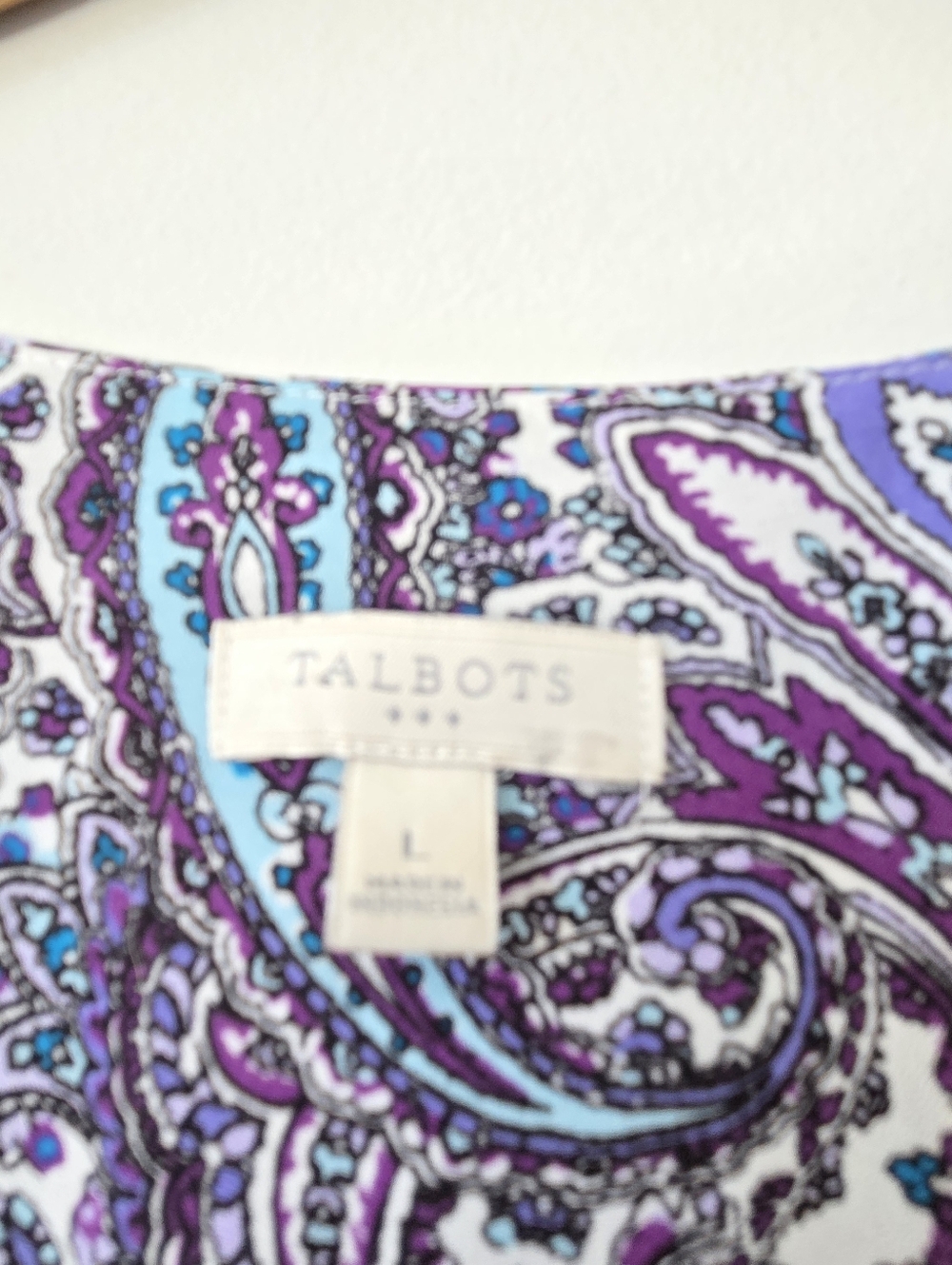 Talbots Sleeveless Paisley Blouse Size Large Blue Purple Top EUC - Picture 3 of 5